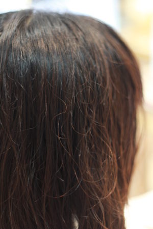 髪の毛 表面 チリチリ