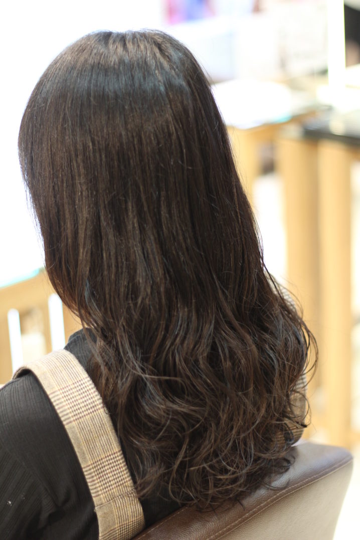 髪の毛が細くて柔らかい方が大きいカールを作る方法 パーマでは無理 座間 相模原 クセ毛美容師石川のブログ